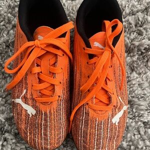 Puma Vibrant Orange Youth Soccer Cleats sz 13